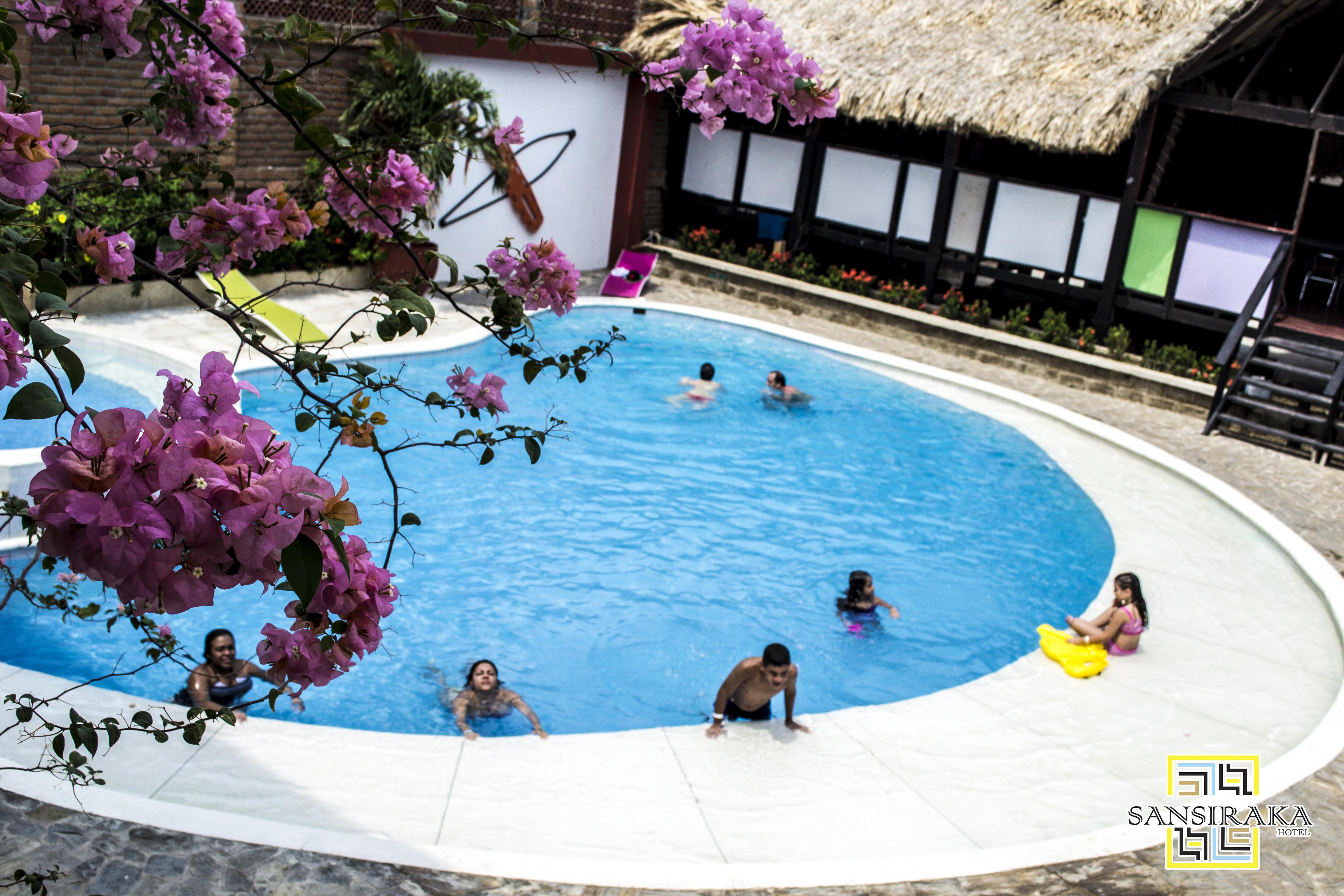 Hotel Sansiraka Suites By Geh Suites ซันตามาร์ตา ภายนอก รูปภาพ