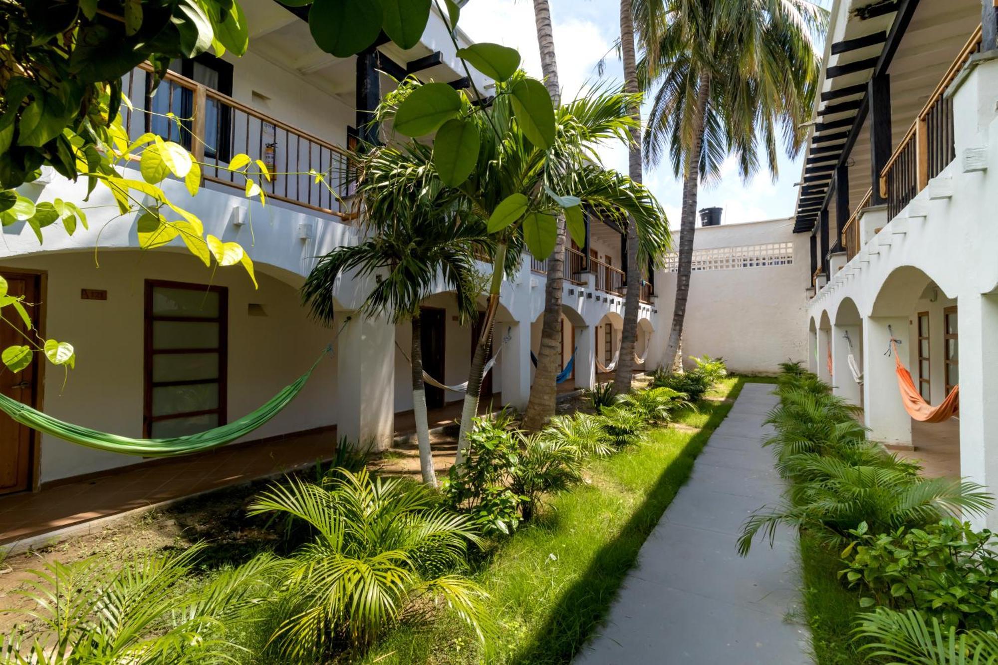 Hotel Sansiraka Suites By Geh Suites ซันตามาร์ตา ภายนอก รูปภาพ