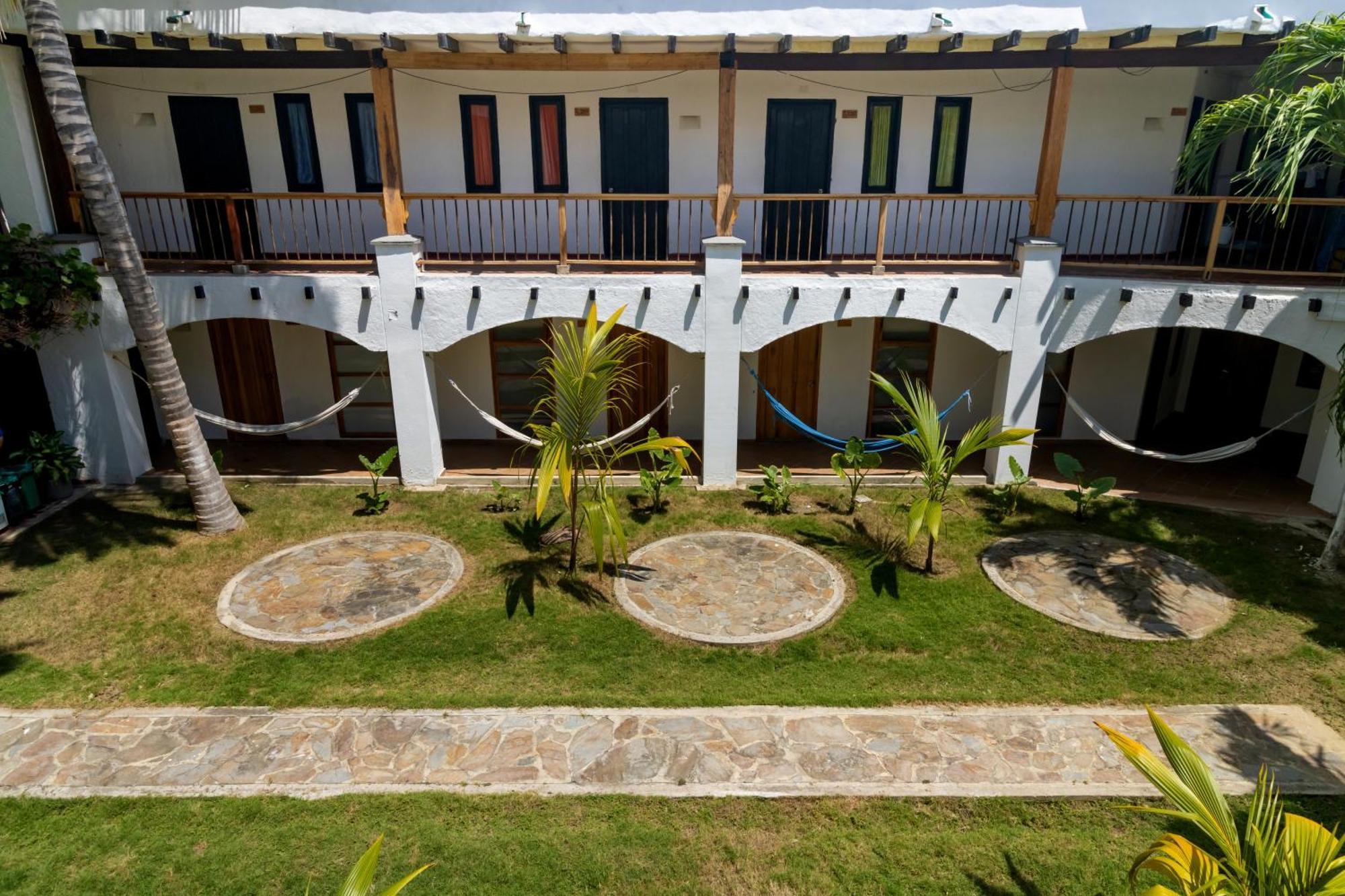 Hotel Sansiraka Suites By Geh Suites ซันตามาร์ตา ภายนอก รูปภาพ